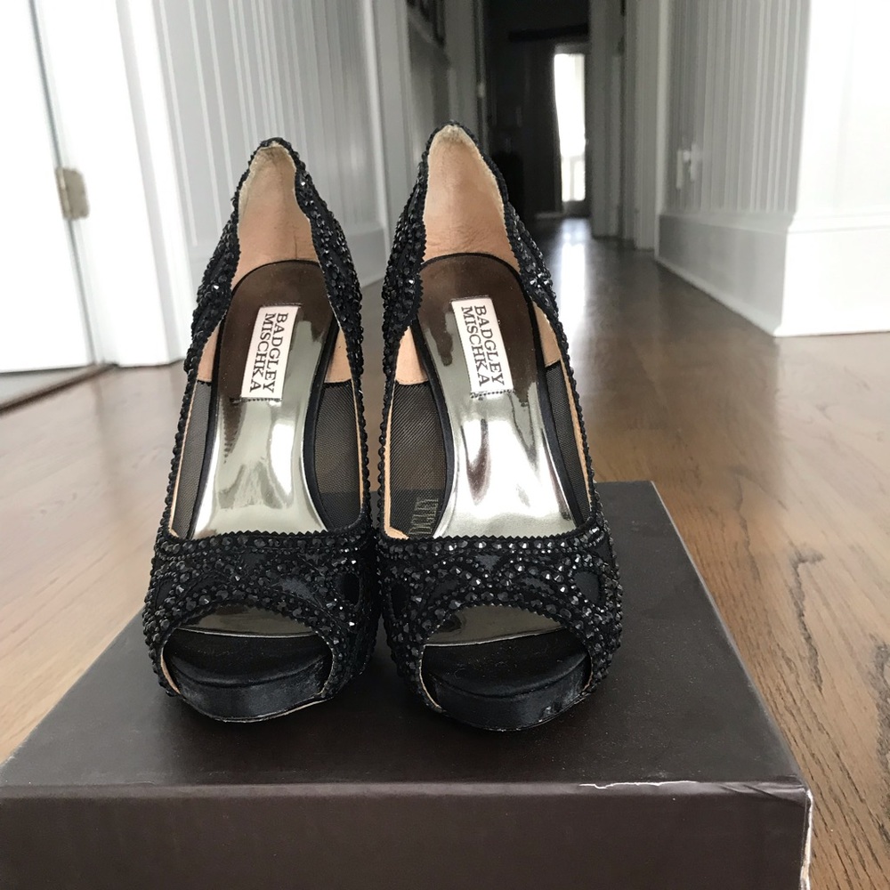 Badgley Mischka Whitney Size 6